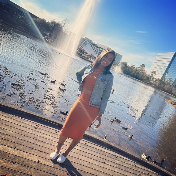 Meet your Posher, Regine - Picture 1 of 3